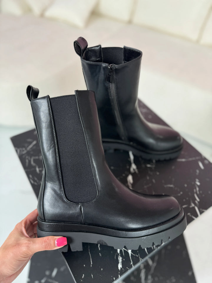 Carrie | Chunky Chelsea Boot